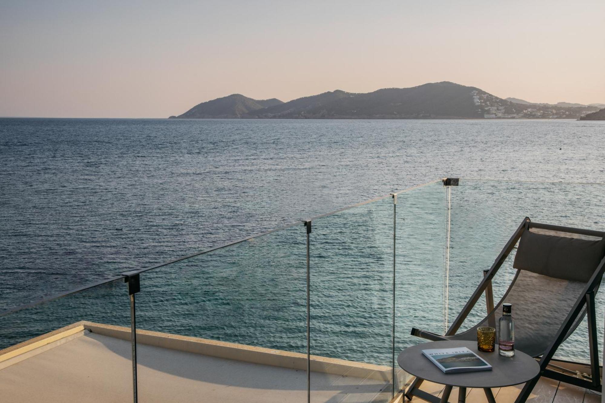 Me Ibiza - The Leading Hotels Of The World Santa Eulària des Riu Kültér fotó